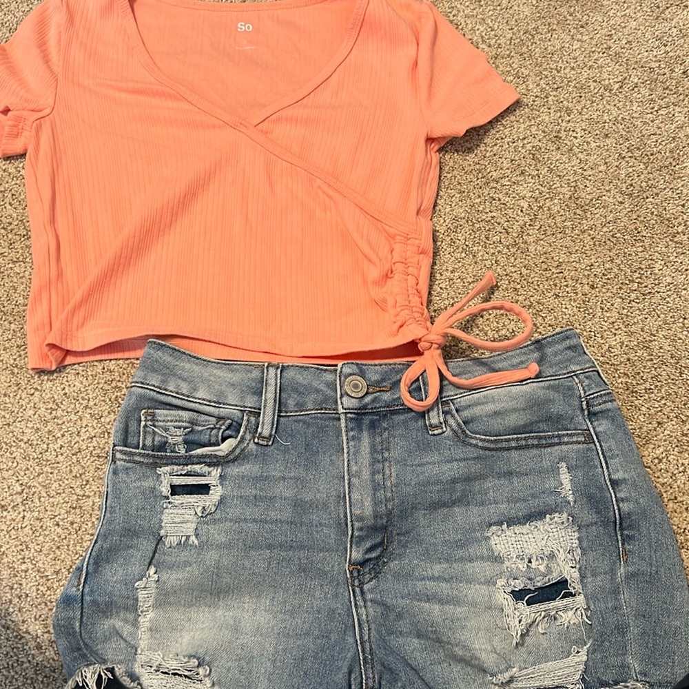 outfit bundle- so small shirt and 27 shorts